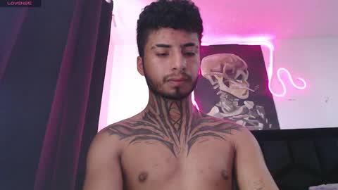 juancamilo66_ online show from September 2025 05:59:02 PM