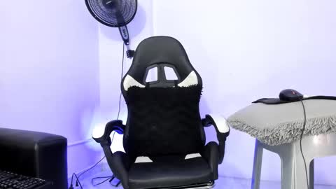 Juan Diego Uribe online show from February 2025 03:53:01 AM