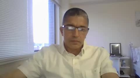 juanearth1 online show from February 2026 10:28:01 PM