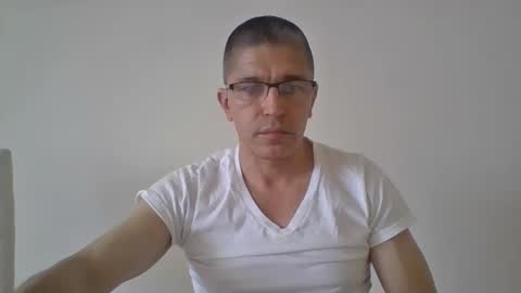 Snapshot of juanearth1 chatting on April 2026 06:05:01 PM juanearth1 online show from April 2026 06:05:01 PM