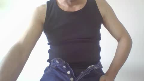 Snapshot of juanearth1 chatting on May 2026 09:33:01 PM juanearth1 online show from May 2026 09:33:01 PM