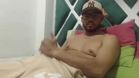 Snapshot of juanfe_style chatting on October 2025 02:42:02 AM juanfe_style online show from October 2025 02:42:02 AM