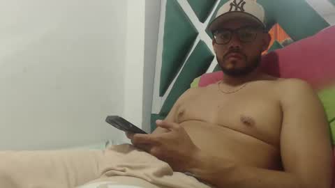 Snapshot of juanfe_style chatting on October 2025 12:42:02 AM juanfe_style online show from October 2025 12:42:02 AM