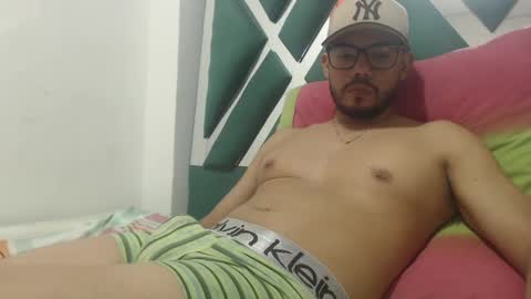 Snapshot of juanfe_style chatting on October 2025 05:39:02 AM juanfe_style online show from October 2025 05:39:02 AM