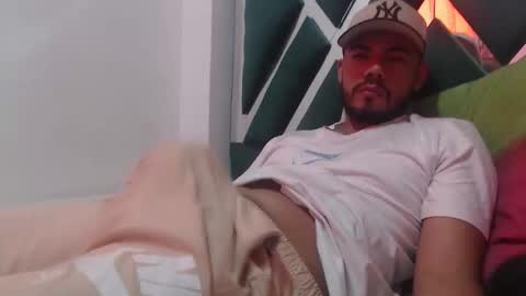 Snapshot of juanfe_style chatting on October 2025 04:29:02 PM juanfe_style online show from October 2025 04:29:02 PM