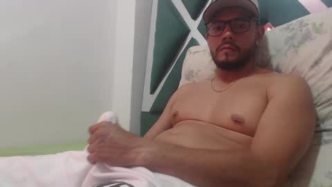 Snapshot of juanfe_style chatting on November 2025 03:23:01 PM juanfe_style online show from November 2025 03:23:01 PM