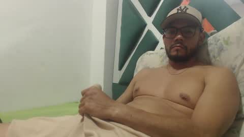 Snapshot of juanfe_style chatting on November 2025 11:25:01 PM juanfe_style online show from November 2025 11:25:01 PM