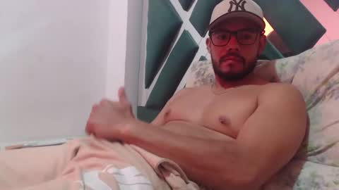 Snapshot of juanfe_style chatting on November 2025 04:12:02 PM juanfe_style online show from November 2025 04:12:02 PM