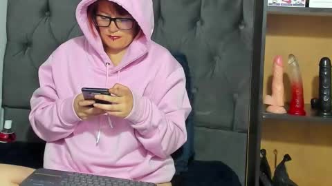 juanita online show from February 2025 10:04:01 AM
