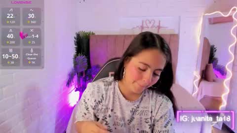 Snapshot of juanita_tay chatting on September 2025 11:35:01 AM JUANITA online show from September 2025 11:35:01 AM