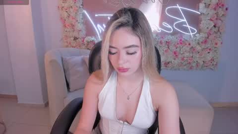 Juanita Clay online show from May 2026 07:30:02 PM