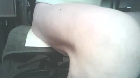 Snapshot of juanitou chatting on May 2026 11:24:01 PM frenchchouchou online show from May 2026 11:24:01 PM