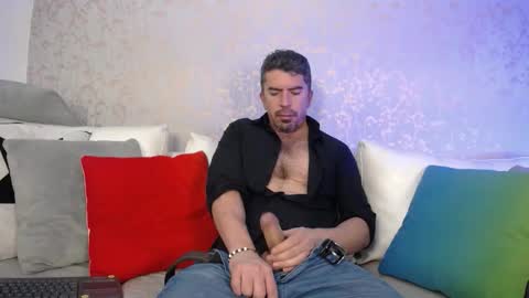 Juan k online show from December 2025 04:04:01 PM