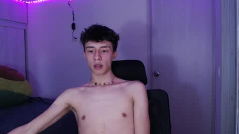 juanmres online show from April 2026 09:02:01 PM