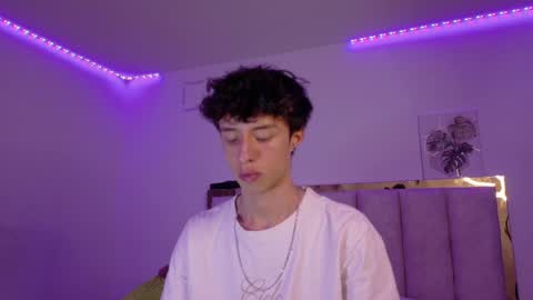 juanmres online show from May 2026 09:32:01 PM