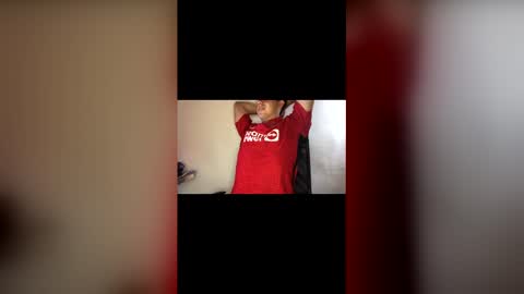 Snapshot of juannvalencia11 chatting on April 2026 01:48:02 PM juannvalencia11 online show from April 2026 01:48:02 PM