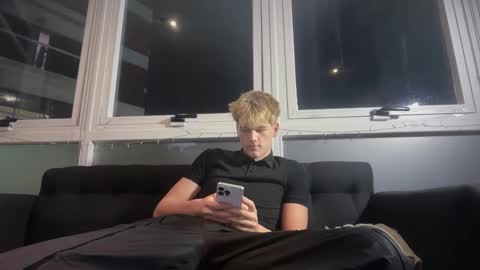 juanswaga online show from April 2026 11:43:02 PM