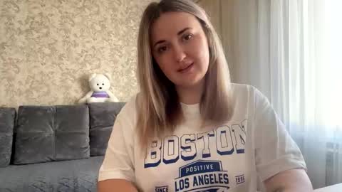 Snapshot of judevalenti chatting on September 2025 06:17:02 AM JudeValenti online show from September 2025 06:17:02 AM