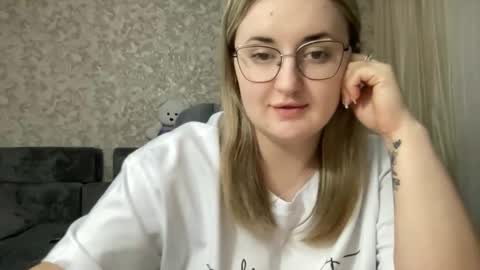 Snapshot of judevalenti chatting on December 2025 04:38:01 PM JudeValenti online show from December 2025 04:38:01 PM