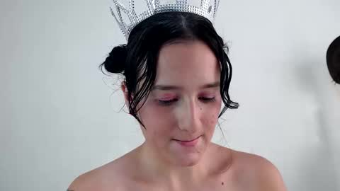 Sisi online show from October 2025 07:13:01 PM