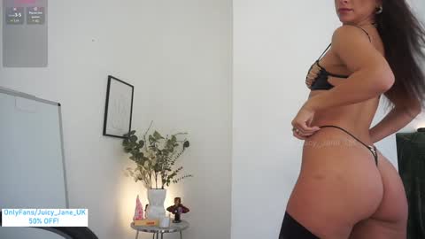 Snapshot of juicy_jane_uk chatting on September 2025 08:58:02 AM online show from September 2025 08:58:02 AM