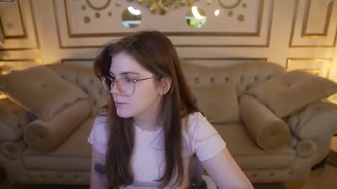 Snapshot of juicy_secrets_054 chatting on February 2026 11:28:02 AM Elza online show from February 2026 11:28:02 AM