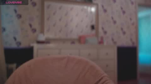 Snapshot of juicyhelenx chatting on October 2025 07:17:01 AM Elena online show from October 2025 07:17:01 AM