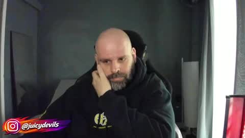 Snapshot of juicylounge chatting on April 2026 11:22:02 AM JuicyLounge online show from April 2026 11:22:02 AM