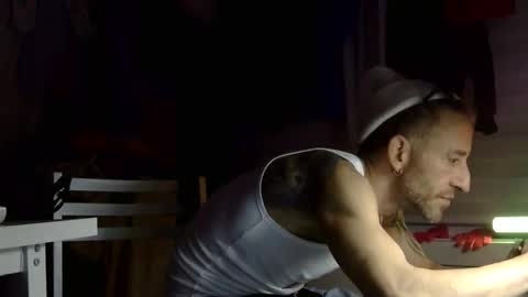 juicystraw online show from October 2025 07:40:02 AM