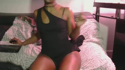 Juiicy Bunns online show from February 2025 02:03:02 AM