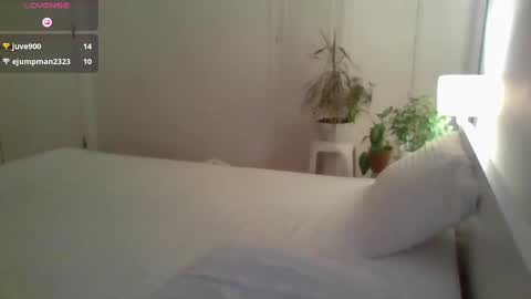 Snapshot of jujubaeu chatting on February 2025 10:42:01 PM Juju online show from February 2025 10:42:01 PM