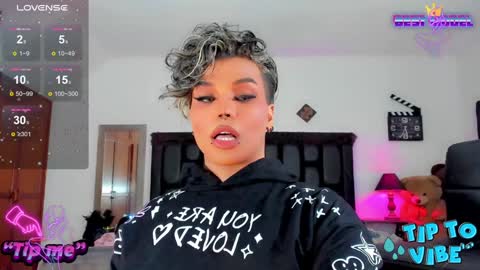 Snapshot of jujubee_lander chatting on December 2024 06:44:02 PM Jujubee online show from December 2024 06:44:02 PM