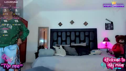 Snapshot of jujubee_lander chatting on February 2025 12:16:01 PM Jujubee online show from February 2025 12:16:01 PM