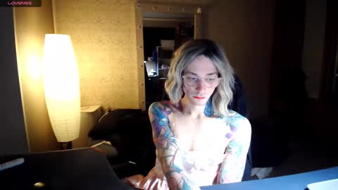 Snapshot of juleea_doll chatting on November 2025 06:39:01 PM Julia online show from November 2025 06:39:01 PM