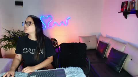 Jules and Gia online show from January 2025 11:45:01 PM