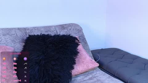 Snapshot of jules_n_gia chatting on June 2026 09:14:01 AM Jules and Gia online show from June 2026 09:14:01 AM