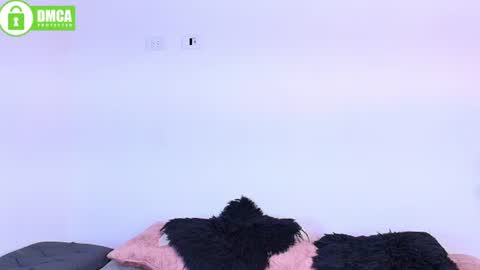Snapshot of jules_n_gia chatting on June 2026 04:42:02 PM Jules and Gia online show from June 2026 04:42:02 PM