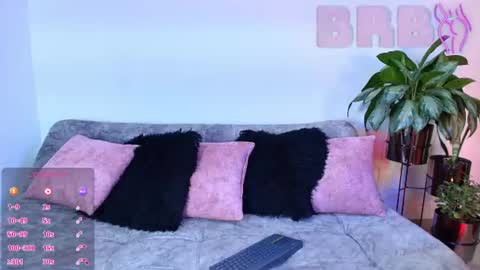 Snapshot of jules_n_gia chatting on June 2026 09:19:02 AM Jules and Gia online show from June 2026 09:19:02 AM