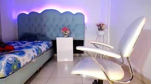 Snapshot of jules_silver02 chatting on December 2025 08:59:01 PM Jules online show from December 2025 08:59:01 PM