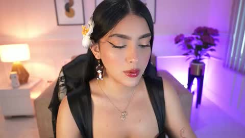 Snapshot of julesbennet chatting on December 2025 11:30:02 AM Jules Bennett online show from December 2025 11:30:02 AM