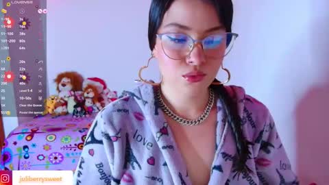 Juliana online show from November 2025 03:29:02 AM