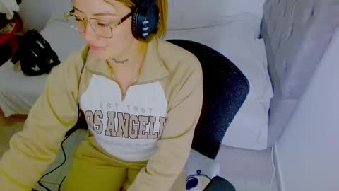  Juliana Torres  online show from September 2025 06:42:01 PM