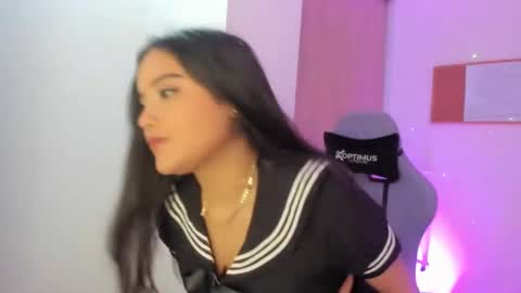 juli_santos_22 online show from January 2025 12:58:02 PM