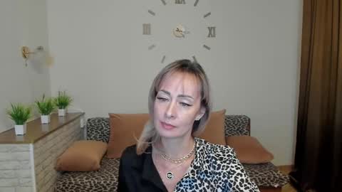 Snapshot of julia__cherry_ chatting on December 2024 05:44:01 PM julia__cherry_ online show from December 2024 05:44:01 PM