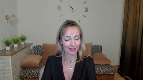 Snapshot of julia__cherry_ chatting on December 2024 12:08:01 AM julia__cherry_ online show from December 2024 12:08:01 AM