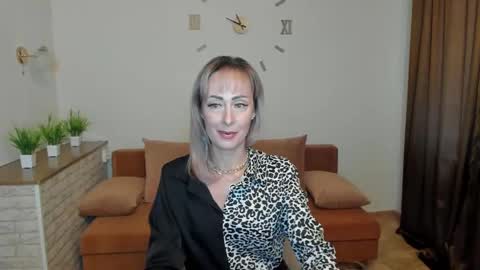 Snapshot of julia__cherry_ chatting on December 2024 11:11:01 AM julia__cherry_ online show from December 2024 11:11:01 AM