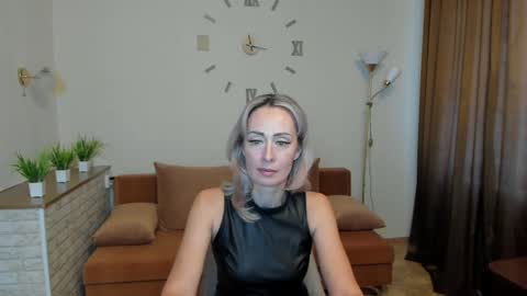 Snapshot of julia__cherry_ chatting on January 2025 10:42:02 AM julia__cherry_ online show from January 2025 10:42:02 AM