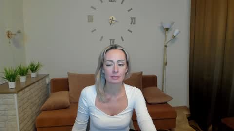 Snapshot of julia__cherry_ chatting on January 2025 03:40:01 PM julia__cherry_ online show from January 2025 03:40:01 PM