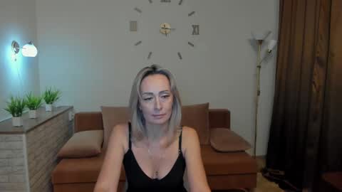 Snapshot of julia__cherry_ chatting on January 2025 02:39:01 PM julia__cherry_ online show from January 2025 02:39:01 PM
