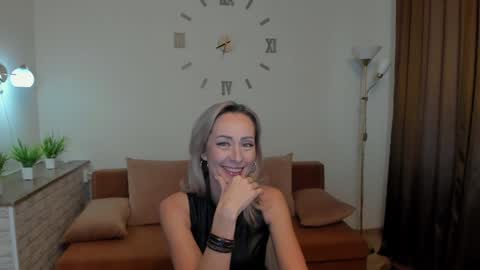 Snapshot of julia__cherry_ chatting on February 2025 01:44:01 PM julia__cherry_ online show from February 2025 01:44:01 PM
